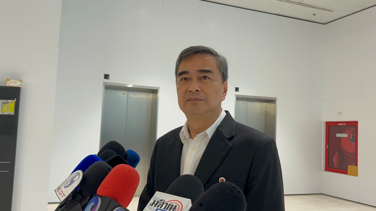 อภิสิทธิ์ เตรียมซักฟอกนโยบายรัฐบาล 2 วัน ล็อคเป้าผู้ประกอบการพลังงาน