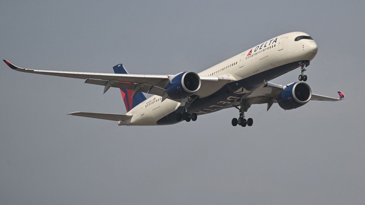 เครื่องบินเดลตา แอร์ไลน์ส ประสบเหตุตกหลุมอากาศ ผู้โดยสารและลูกเรือบาดเจ็บ