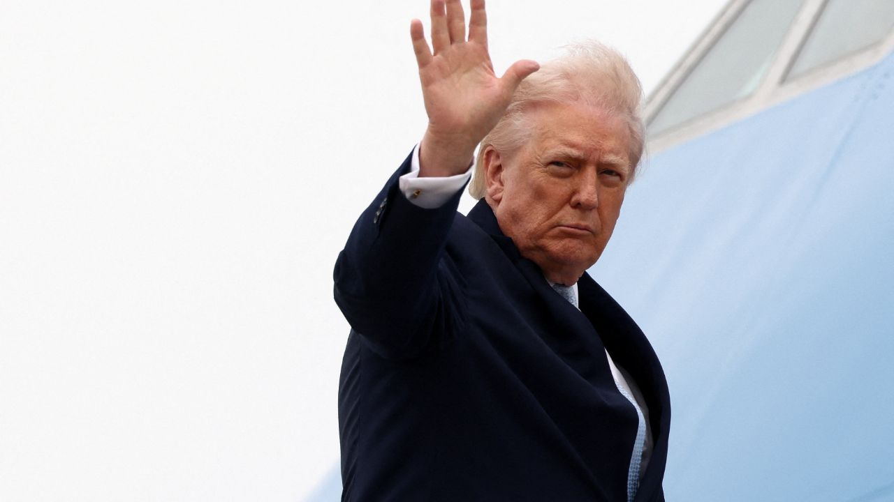 ทรัมป์เตรียมส่งเจ้าหน้าที่ ICE สนับสนุนสนามบินในสัปดาห์นี้