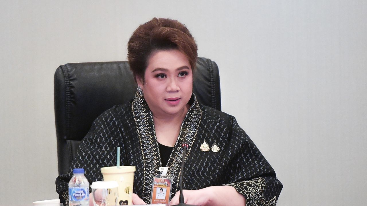 รัฐบาลหารือสื่อ ย้ำสำรองน้ำมันเพียงพอ เตรียมรณรงค์ประหยัดพลังงาน