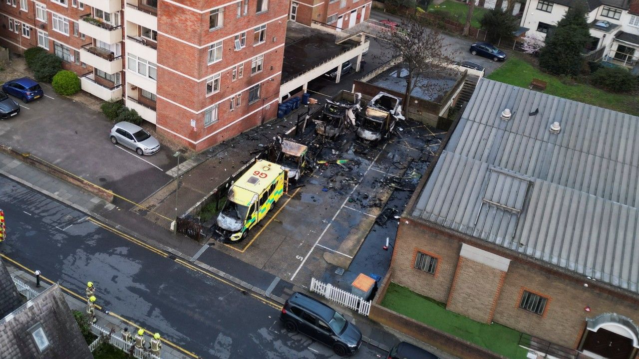 อังกฤษเร่งสืบสวนเหตุไฟเผารถพยาบาลอาสาชาวยิวในลอนดอน