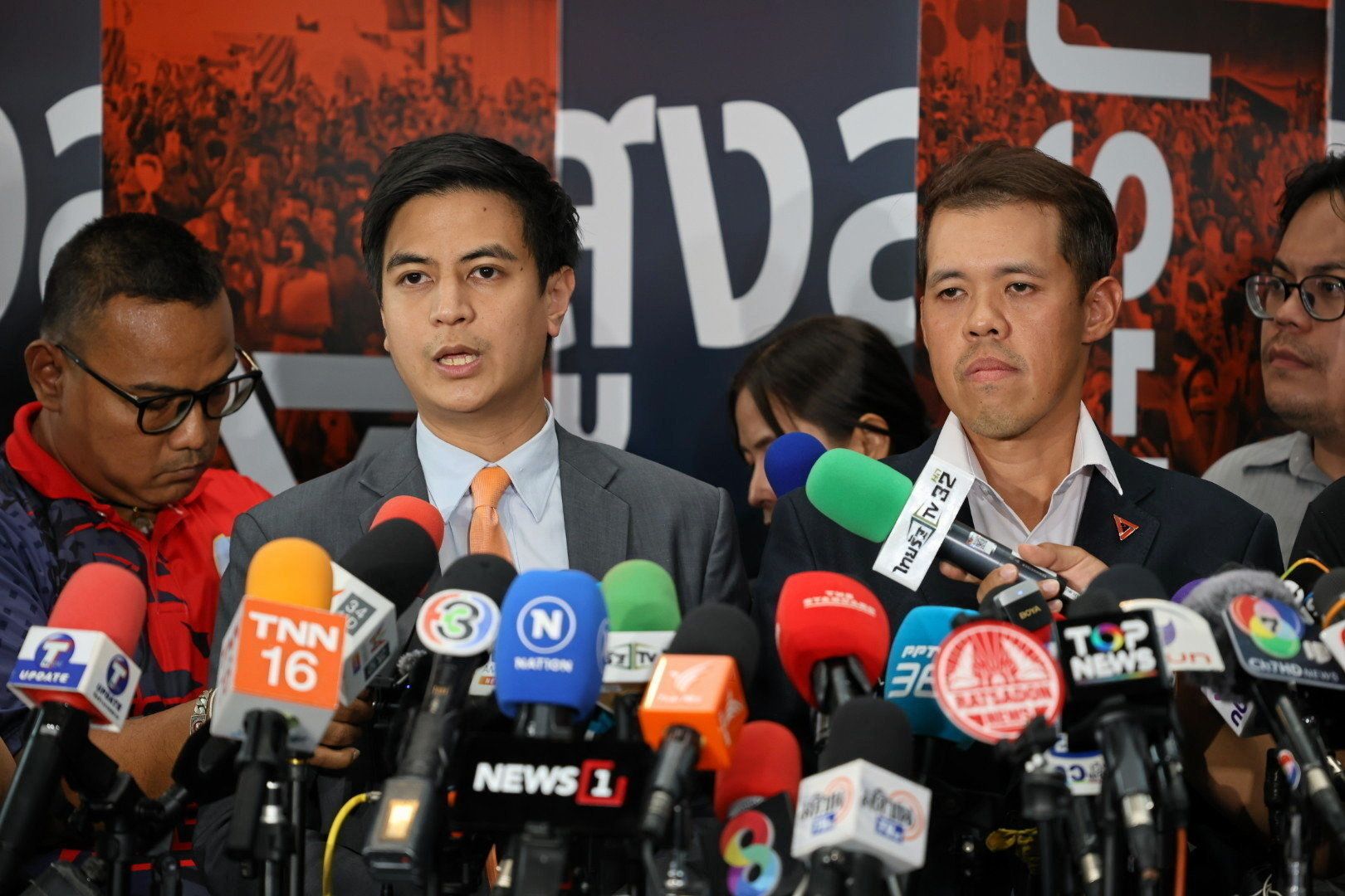 พรรคประชาชนเสนอเพิ่มวันประชุมสภา ยกเลิกอาหารฟรีสำหรับ สส.