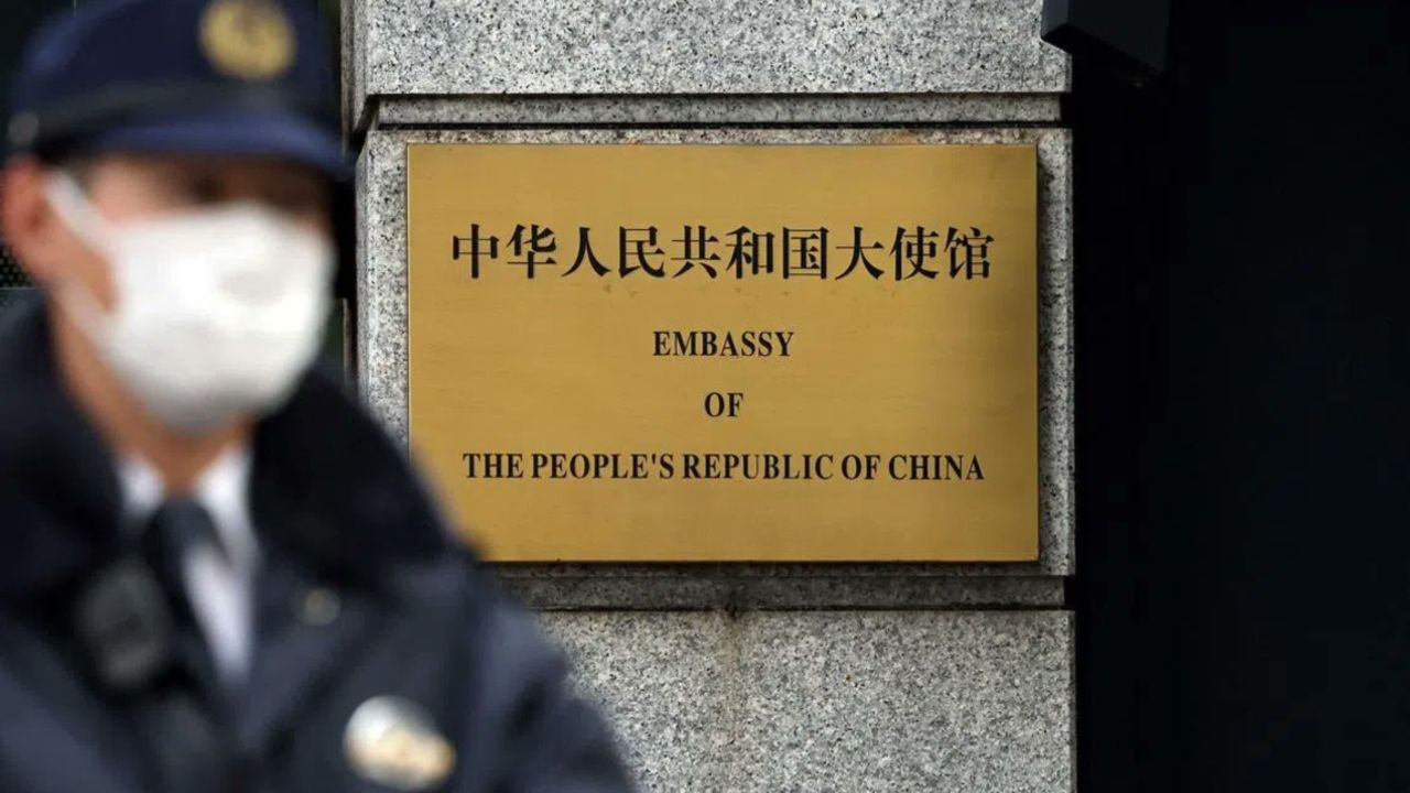 จีนประท้วงญี่ปุ่น ชายอ้างเป็นทหารบุกรุกสถานทูตในโตเกียว ขู่ฆ่าเจ้าหน้าที่