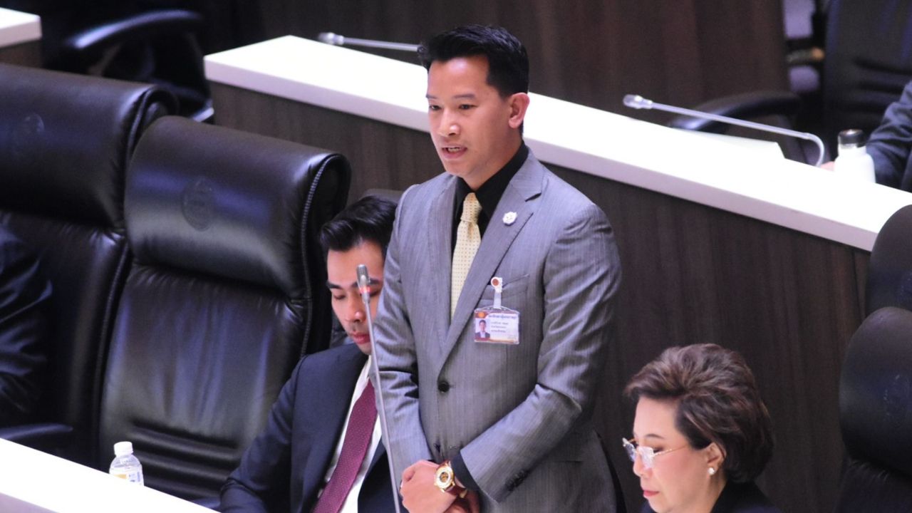 “สิรภพ” อัดรัฐบาลหยุดสื่อสารสร้างภาพ ประชาชนต้องการความจริง-แก้วิกฤตพลังงานชัดเจน