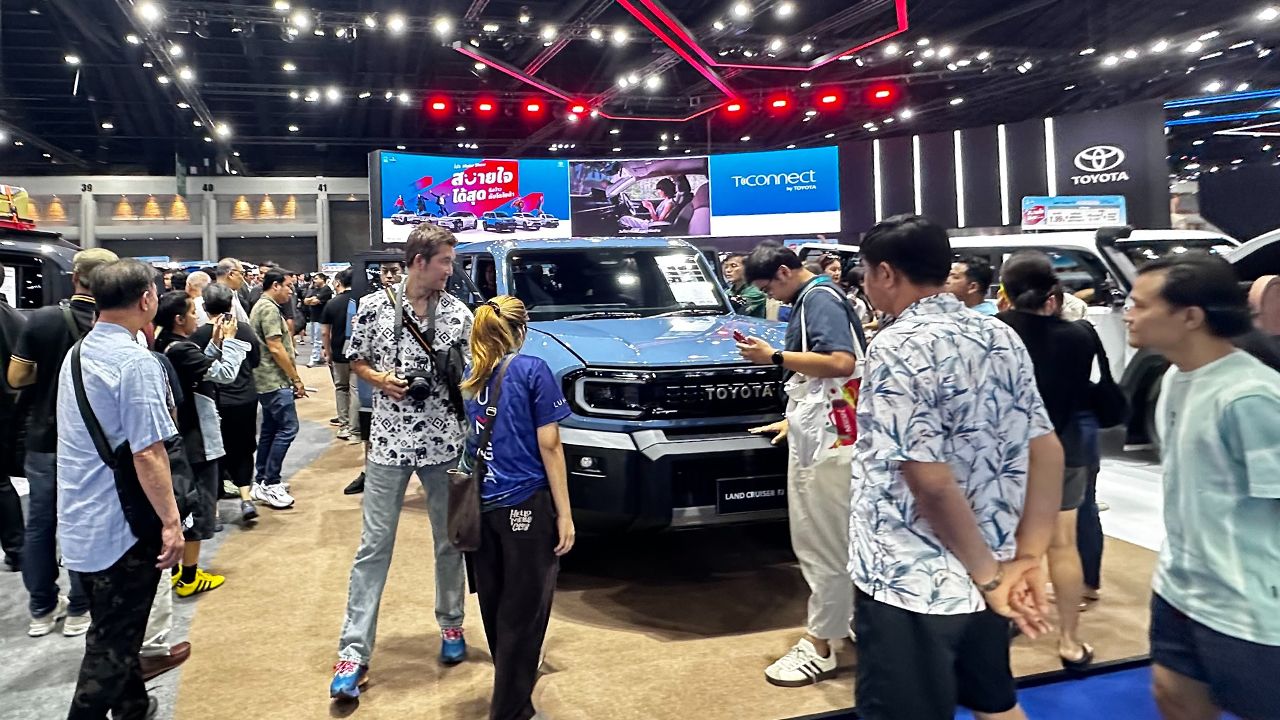 Motor Show วันแรกสุดคึกคัก คนรักรถแน่นบูธ Toyota แห่ชมตัวจริง Land Cruiser FJ