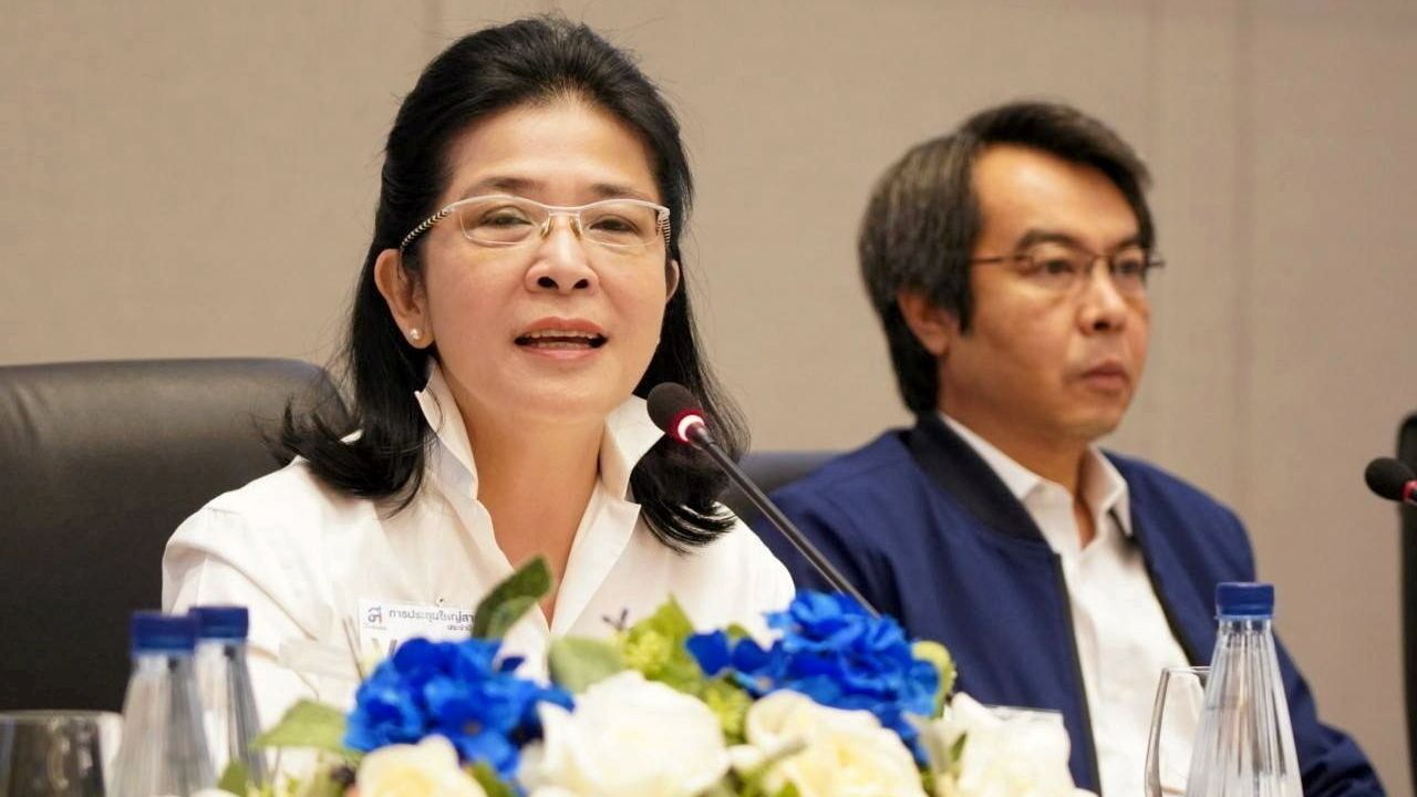 สุดารัตน์ตั้งคำถามเหตุใดขึ้นราคาน้ำมันแบบไม่โปร่งใส