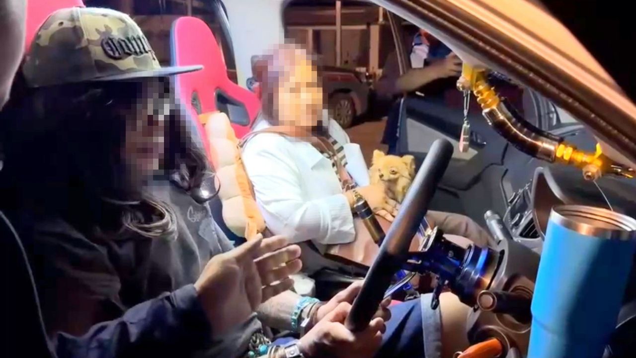 พระเมาขับรถ กระบะพบปืนและกระสุนในรถ