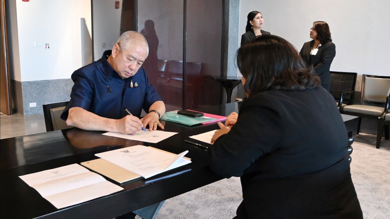 “ณัฐวุฒิ ประเสริฐสุวรรณ” รายงานตัวหลัง กกต. รับรองเพิ่ม