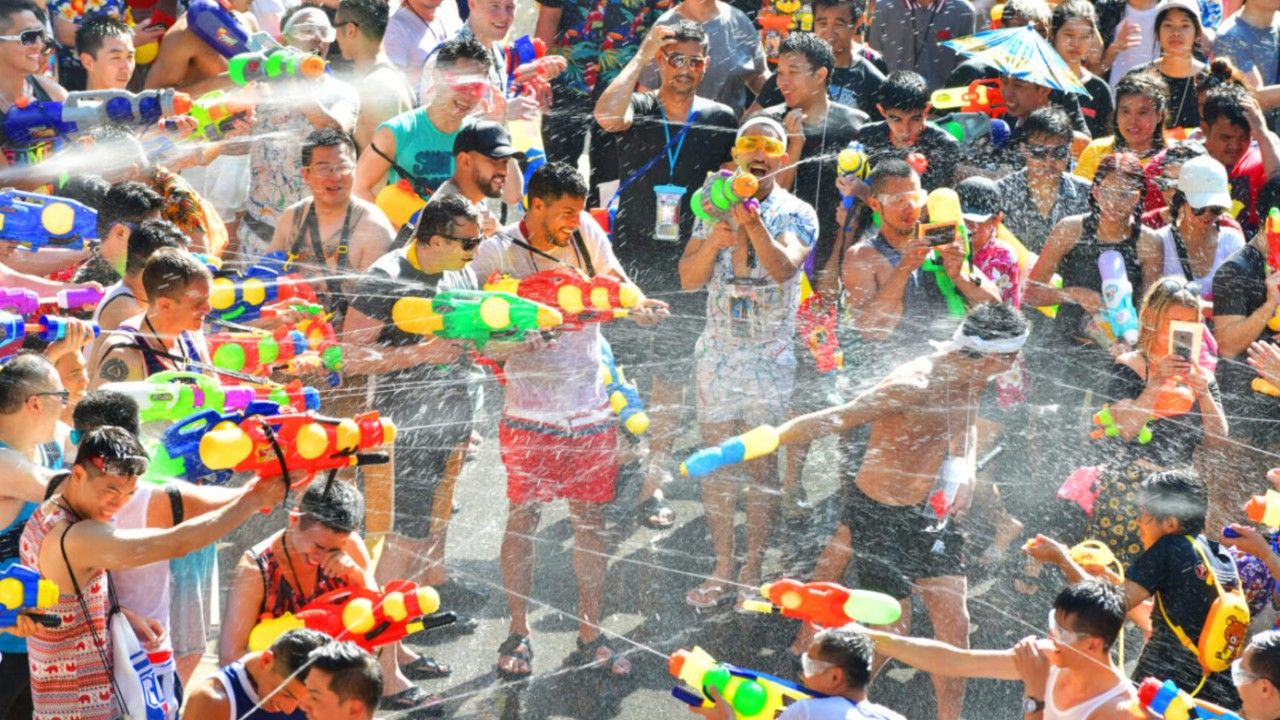 ผู้ว่าฯ กทม. สั่งรับมือสงกรานต์ 80 จุดทั่วกรุง ห่วง“ฮีตสโตรก” แซงหน้าฝุ่นพิษ