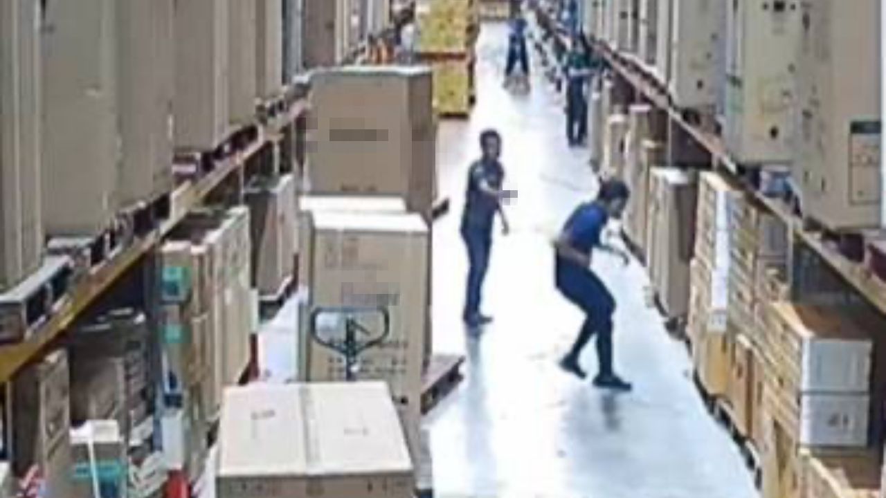 วงจรปิดจับภาพนาทียิง พนักงานห้างฯ ในคลังสินค้า ฝีมือเพื่อนร่วมงาน