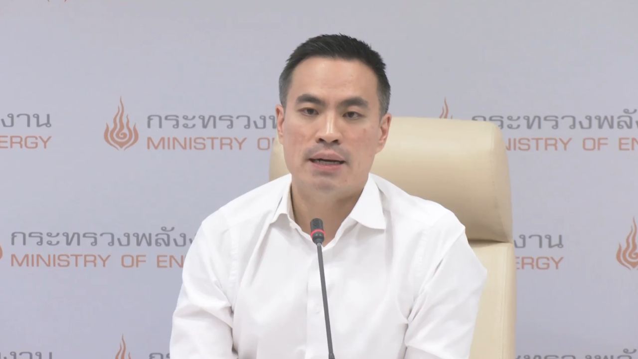 กบง. ตัดสินใจลดราคาดีเซล B7-B20 หน้าโรงกลั่น 2 บาท