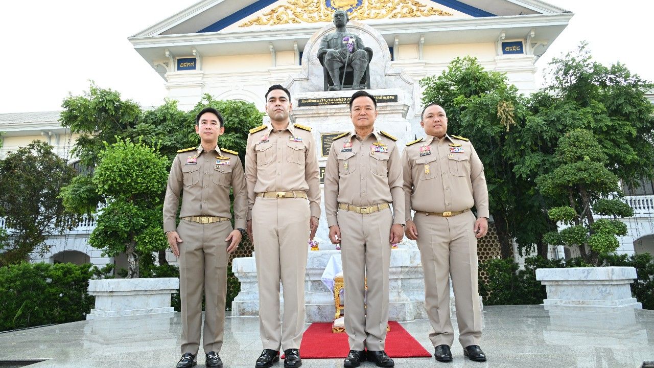 อนุทินนำรัฐมนตรีช่วยว่าการกระทรวงมหาดไทยใหม่เข้าทำงานวันแรก