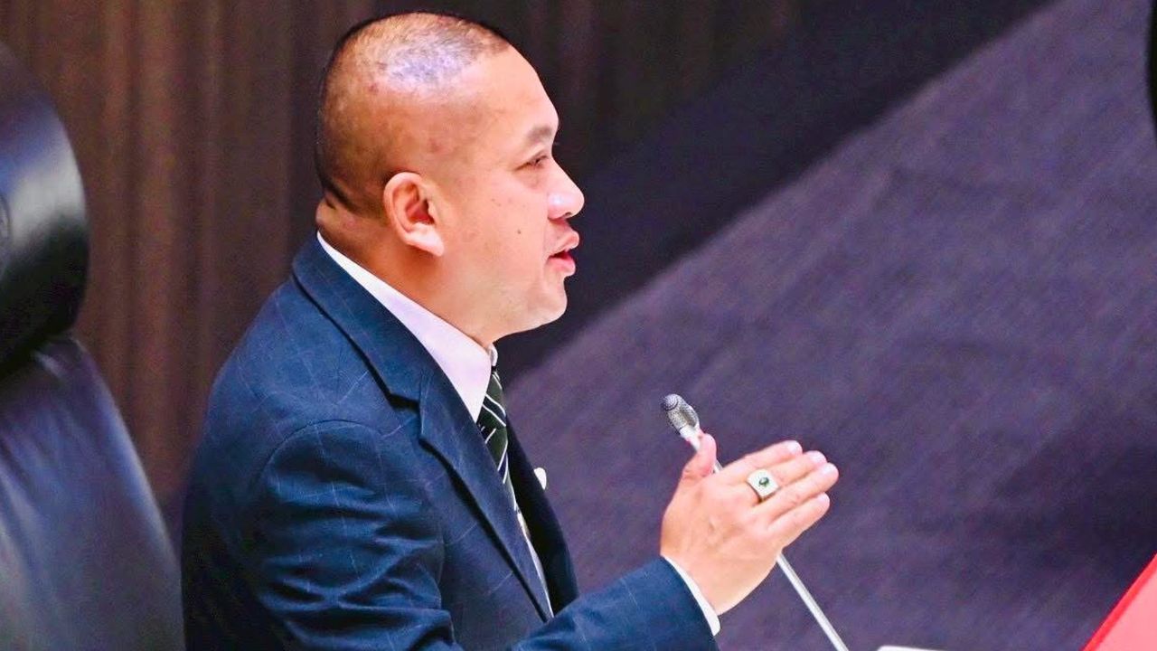 ดาชัย วิจารณ์รัฐบาล อวดรถไฟฟ้าในวันที่ประชาชนแบกรับน้ำมันแพง