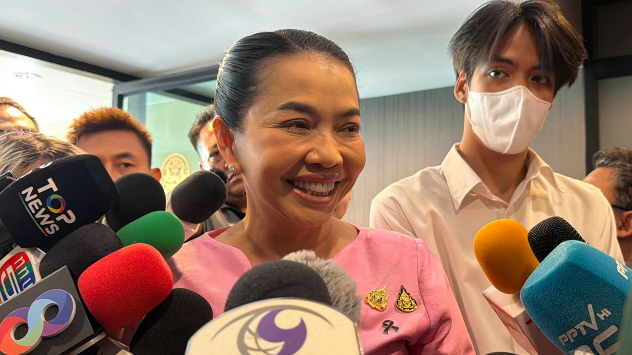 รมต. สุขสมรวย เข้าทำเนียบฯ พร้อมตั้งใจทำงานให้ดีที่สุด