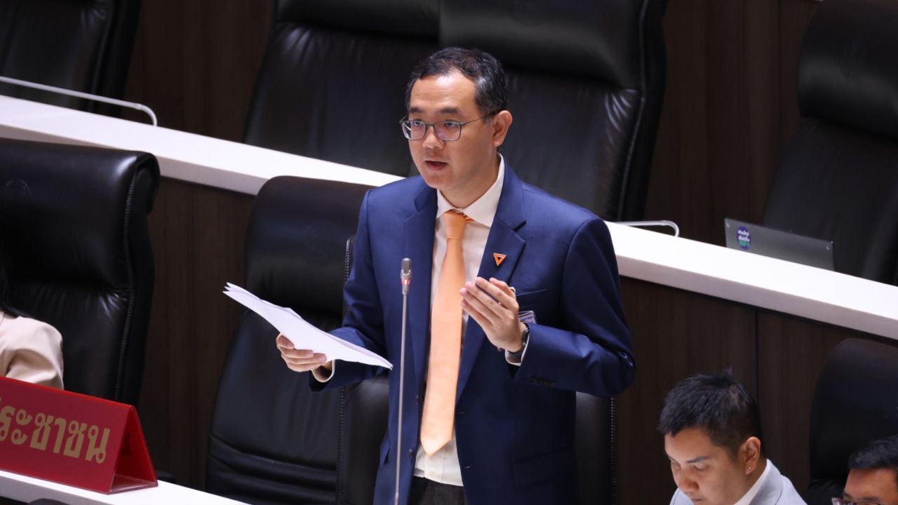 สส.ปชน. ถาม นายกฯ ไม่อายหรือ บริหารวิกฤตน้ำมันสู้กัมพูชาไม่ได้