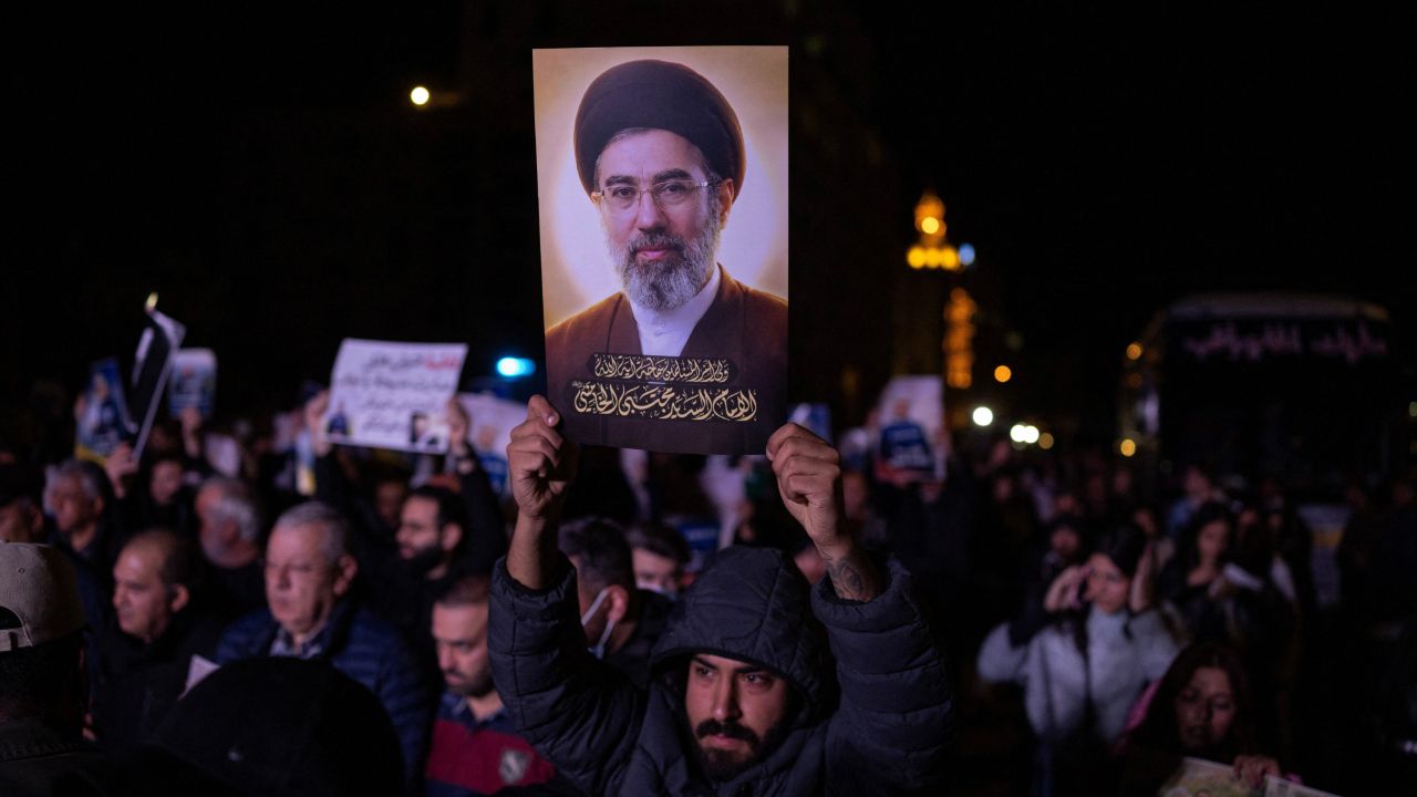 ผู้นำสูงสุดอิหร่านลั่น ยังมุ่งมั่นที่จะ “ล้างแค้น” ให้บิดาผู้ล่วงลับ