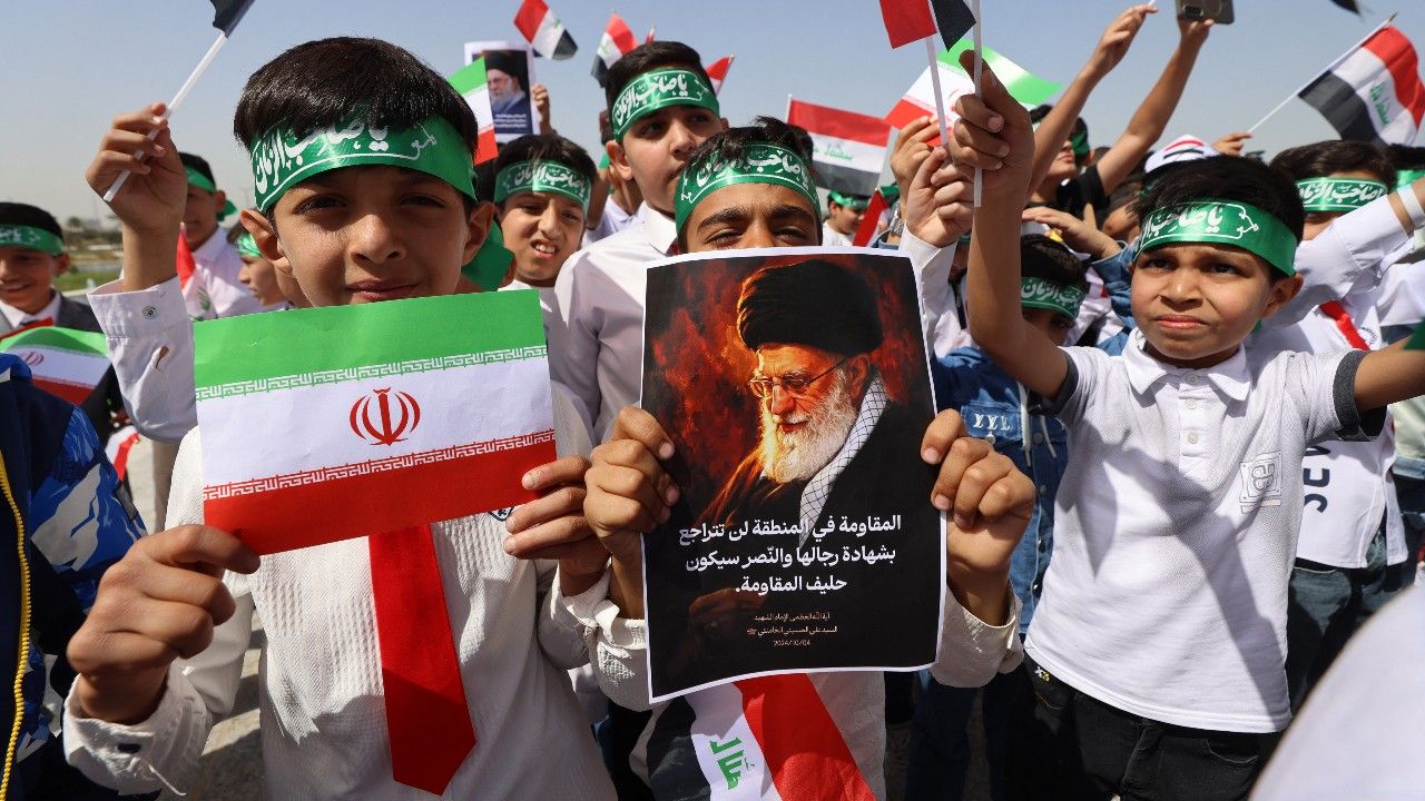 ชาวอิหร่านร่วมรำลึก 40 วันการจากไปของอยาตอลเลาะห์ อาลี คาเมเนอี