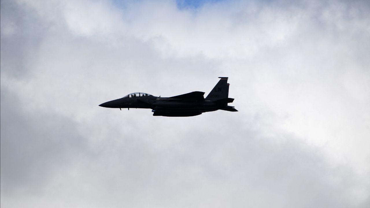 อิหร่านวอนปชช.ตามหานักบินสหรัฐฯ ที่ถูกสอยเครื่องบินรบตกในพื้นที่ภูเขา สหรัฐฯ อ้างช่วยได้แล้ว 1 คน