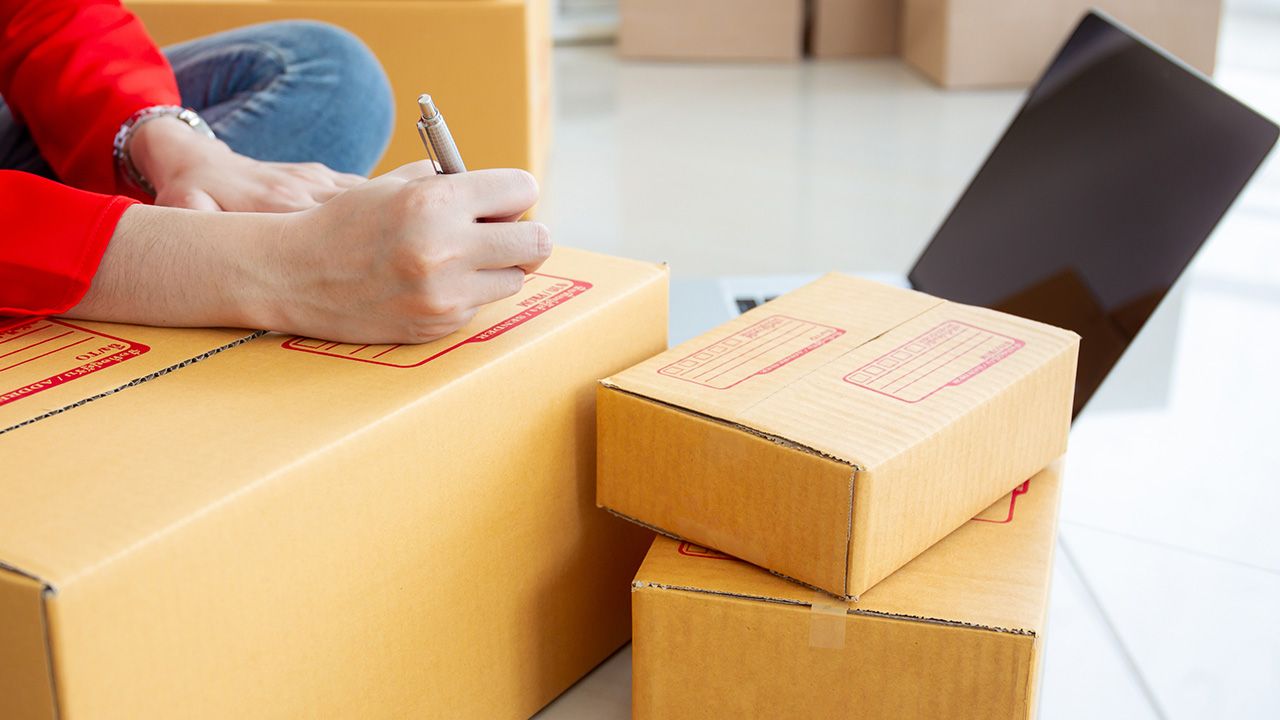 "ไปรษณีย์ไทย" ยังตรึงราคาค่าส่ง ถึงช่วงสงกรานต์ ก่อนปรับขึ้นราคา EMS และ e-CoPost