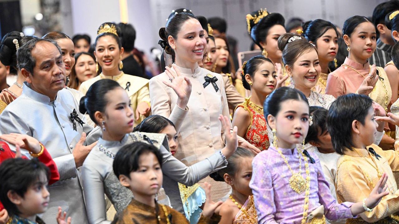 วธ. ปลุกกระแส "ภูมิใจแต่งไทยทั้งแผ่นดิน" ชวนรำ 15 วิ โชว์โลกก่อน UNESCO เคาะมรดกโลกปี 69