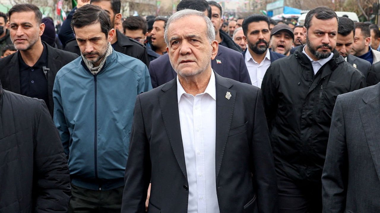 ประธานาธิบดีอิหร่านตั้งคำถามสงคราม ชาวอเมริกันได้อะไร?