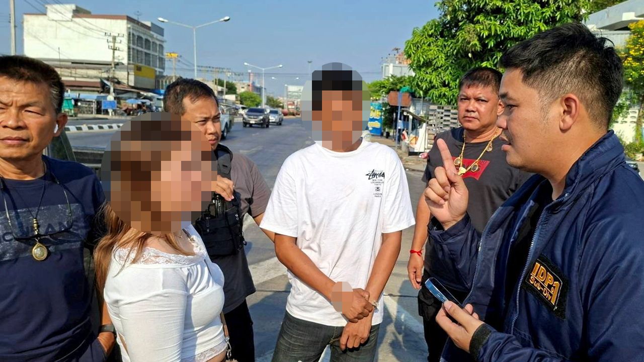 จับผัวเมียแสบ ตุ๋นเกษตรกร เช่าซื้อรถไถดัดแปลงขายข้ามแดน