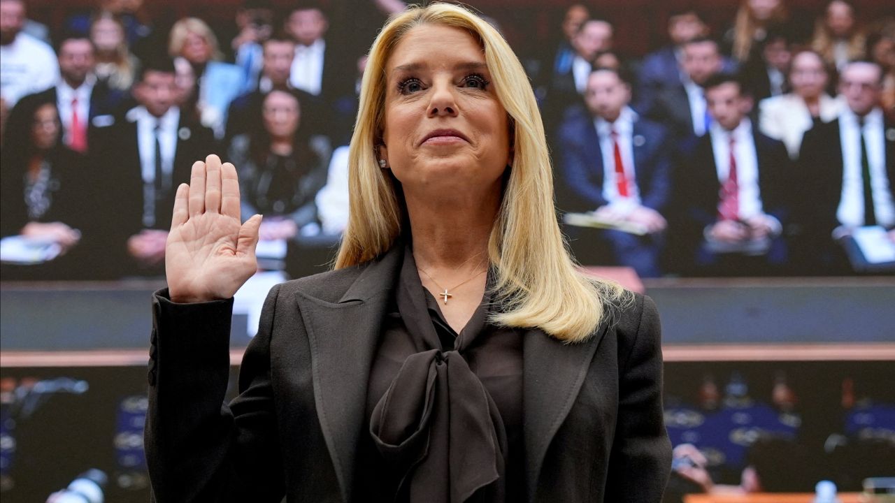 ทรัมป์ปลด แพม บอนดี ออกจากตำแหน่งรัฐมนตรียุติธรรมสหรัฐฯ