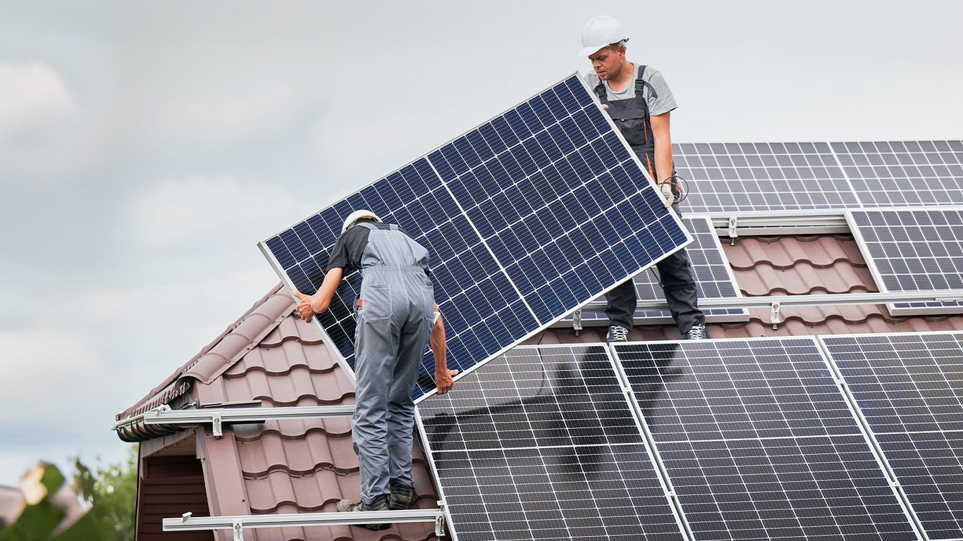 คิดให้ดีก่อนติด Solar Rooftop ลดหย่อนภาษีสูงสุด 2 แสนบาท โปรฯ บัตรเครดิตช่วยผ่อน 0%
