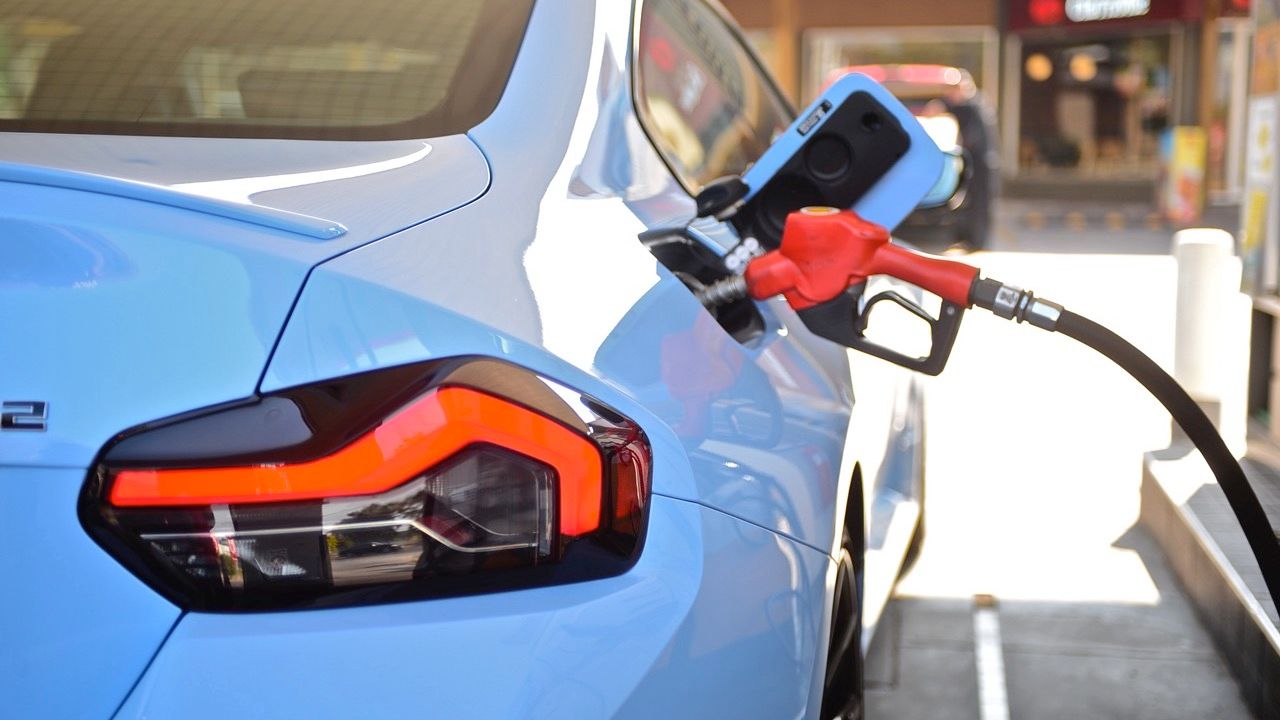 5 วิธีขับรถประหยัดน้ำมันในยุคราคาน้ำมันสูง