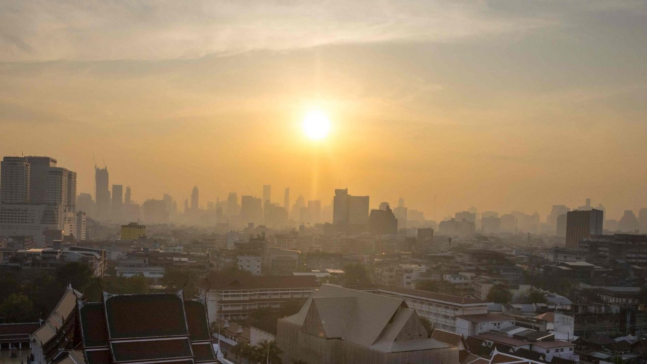 สถานการณ์ฝุ่น PM 2.5 ในกรุงเทพฯ วันที่ 6 เมษายน เกินมาตรฐานกระทบสุขภาพ