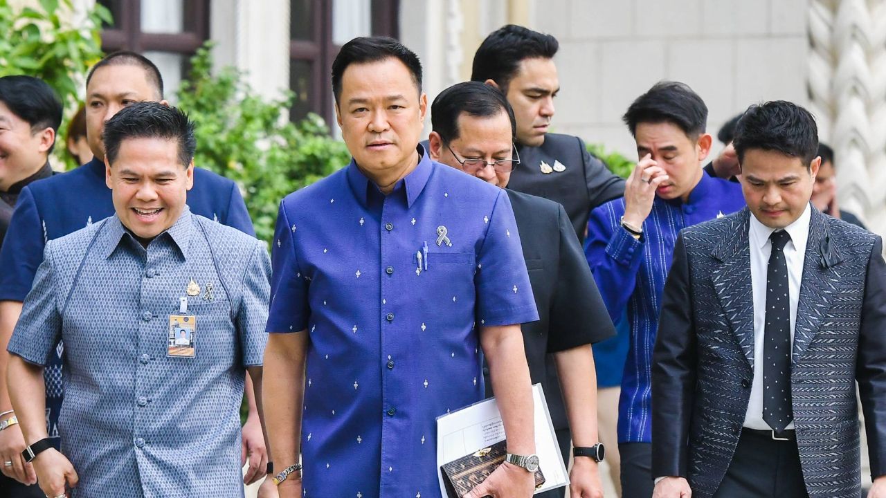 นายกฯ เรียก “สีหศักดิ์-ปกรณ์” คุยก่อนถก ครม. วันนี้ไม่มีรัฐมนตรีลาประชุม