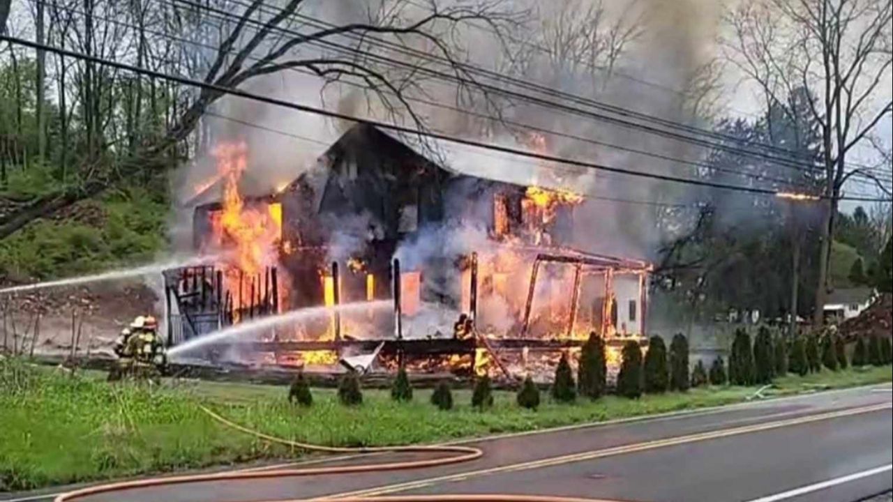 ระเบิด-ไฟไหม้บ้านในเพนซิลเวเนีย แม่-ลูก 6 คนเสียชีวิตยกครัว