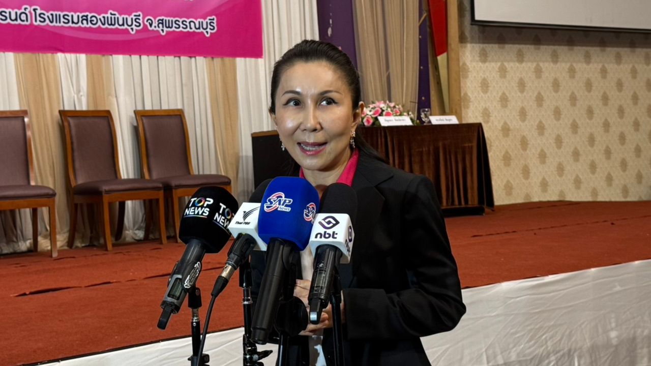 “หนูนา” ปัดตอบ “ชทพ.-ภท.” ควบรวมพรรค ชี้ เรื่องอนาคต ให้กำลังใจรัฐบาลฝ่าฟันอุปสรรค