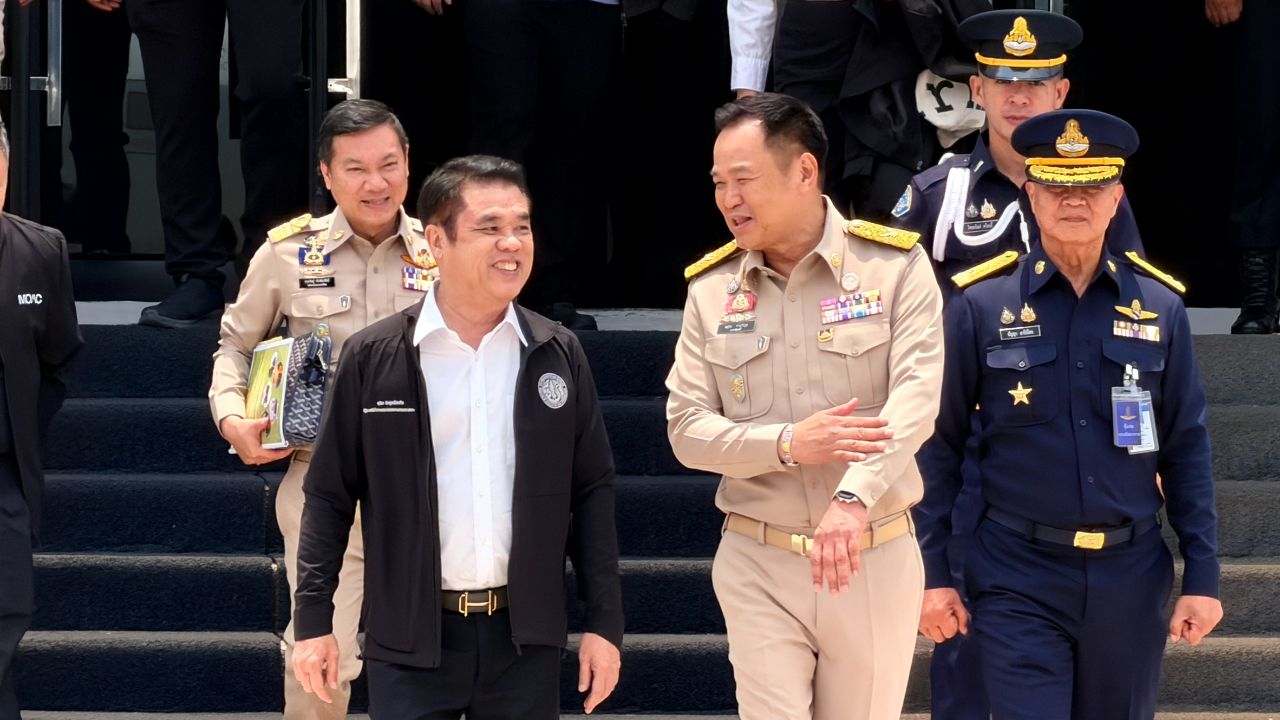 นายกฯ บินเชียงใหม่ ติดตามไฟป่า-ฝุ่น PM 2.5 ตรวจใช้โดรนดับไฟ เร่งแก้ปัญหาภาคเหนือ