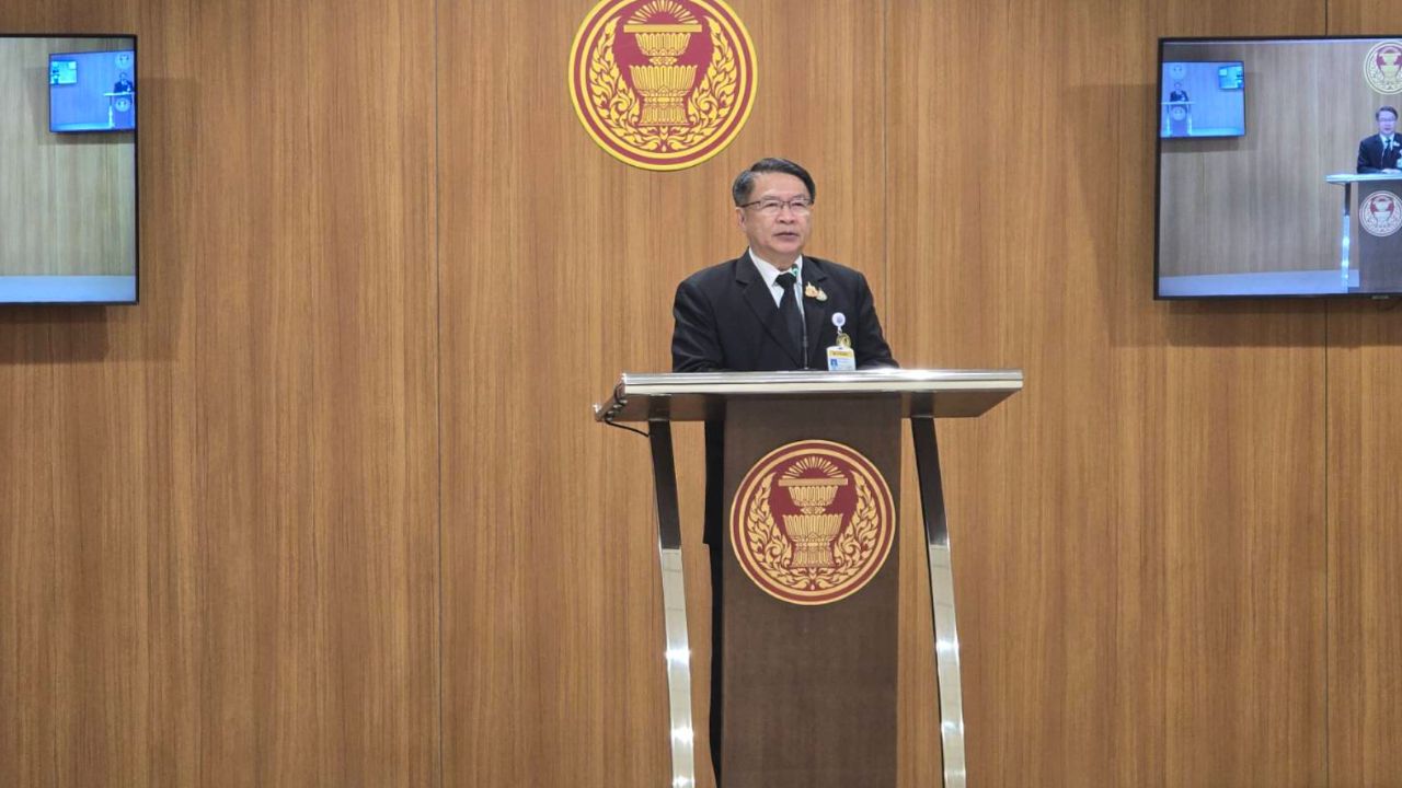 “หมอเปรม” โวย นายกฯ-รมต. หนีตอบกระทู้สภา ซัดรัฐบาลอีเว้นท์ ยกโขยงไปเชียงใหม่