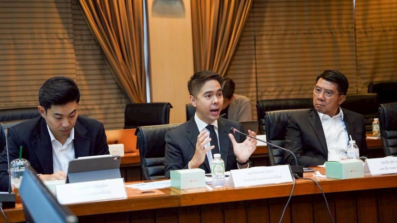 “วีระพงษ์” ยื่นใบลาออกจากรองหัวหน้าและสมาชิกพรรคประชาธิปัตย์ มั่นใจสานฝันเจรจาการค้าให้สำเร็จ