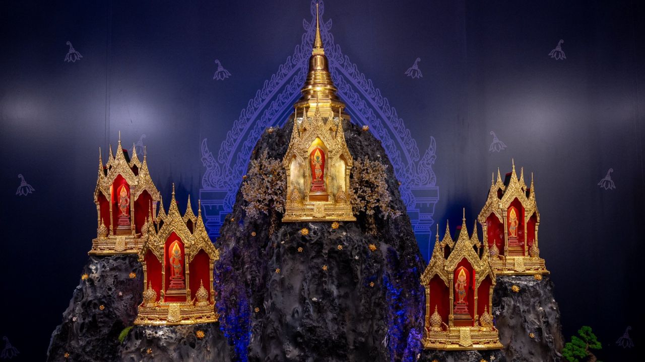 วัดปทุมวนารามเชิญร่วมสรงน้ำพระบรมสารีริกธาตุ 5 พระองค์รับสงกรานต์ 2569