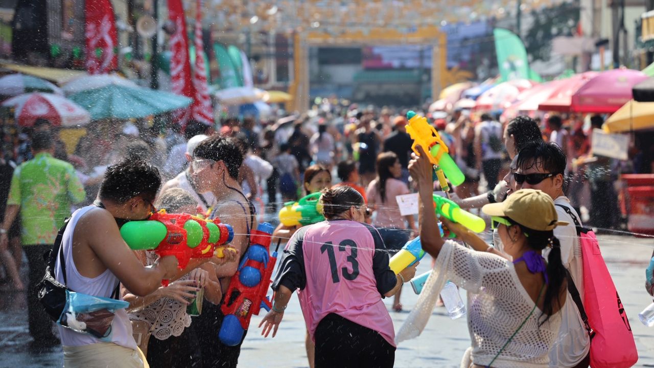 สงกรานต์ถนนข้าวสาร 2569 เขตพระนคร แจ้งปิดถนน 9 จุด 13-15 เม.ย. 69