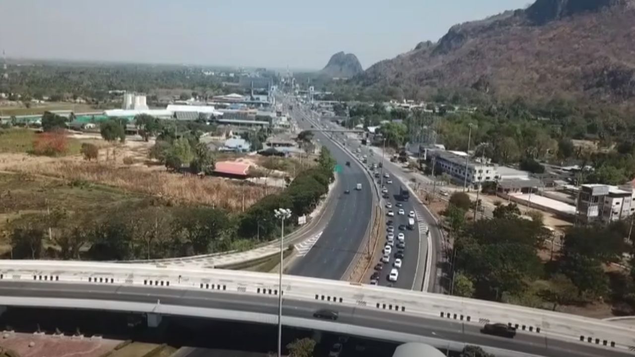 สภาพจราจรกลับบ้านช่วงสงกรานต์ 2569 เริ่มหนาแน่นที่หุบกะพง