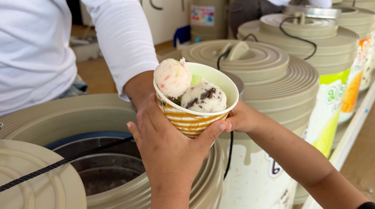 ไอติม หน้าล้น ขอนแก่น จัดหนักท็อปปิ้งบุฟเฟต์ 40 อย่าง ตักไม่อั้น เริ่มต้น 30 บาท