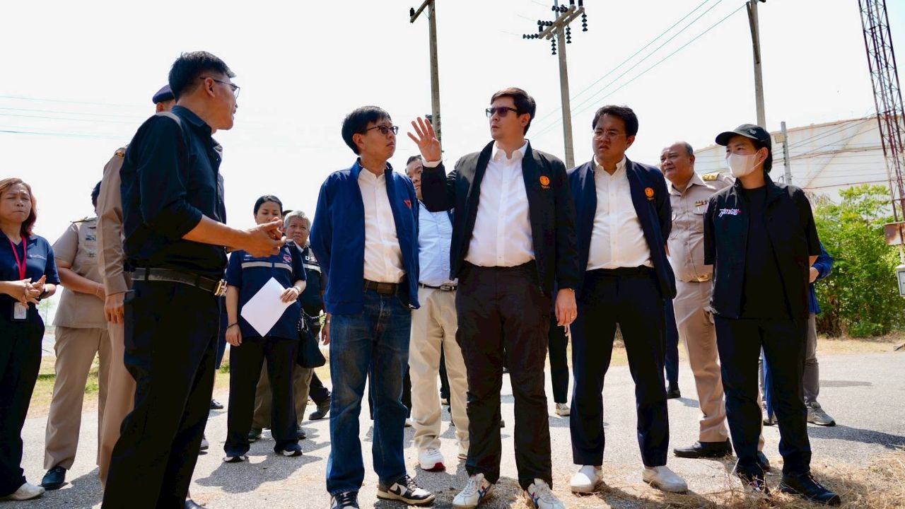 “โรม-ศุภโชติ” ร่วมคณะตรวจคลังน้ำมัน “เสี่ยตือ” ที่เพชรบุรี พบข้อน่าสงสัยตุนน้ำมันมาตั้งแต่ปี 2564