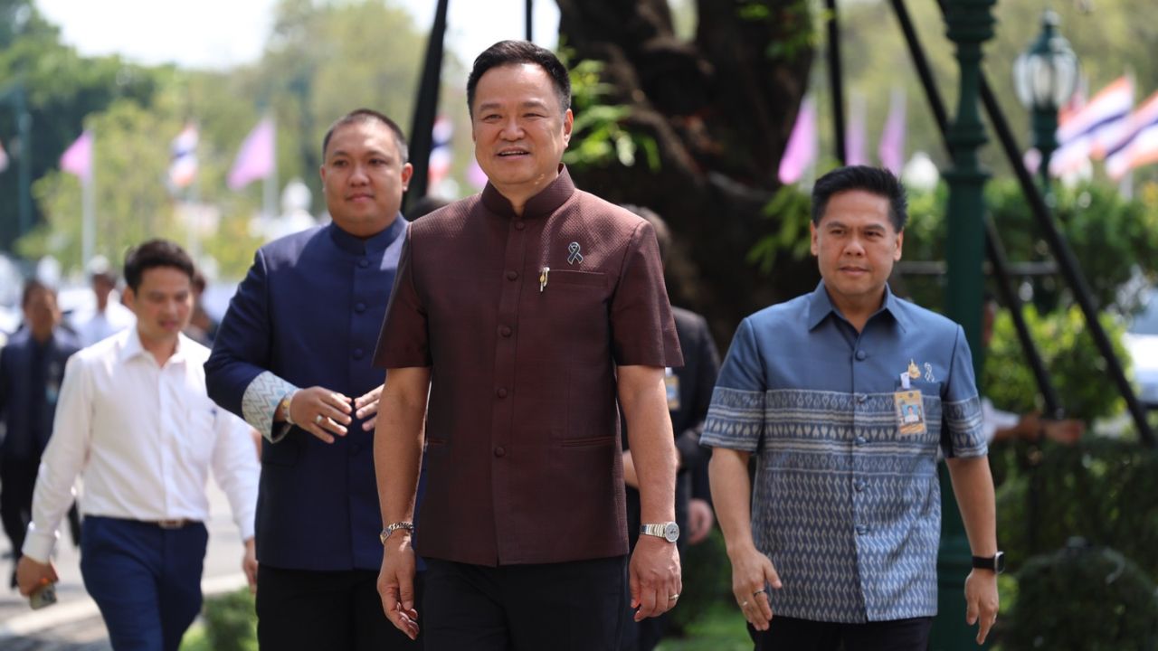 จับตา ครม. ชงปรับโครงสร้างค่าไฟ อุ้มคนใช้น้อยไม่เกิน 200 หน่วย พร้อมขอกู้กองทุนน้ำมัน 2 หมื่นล้าน