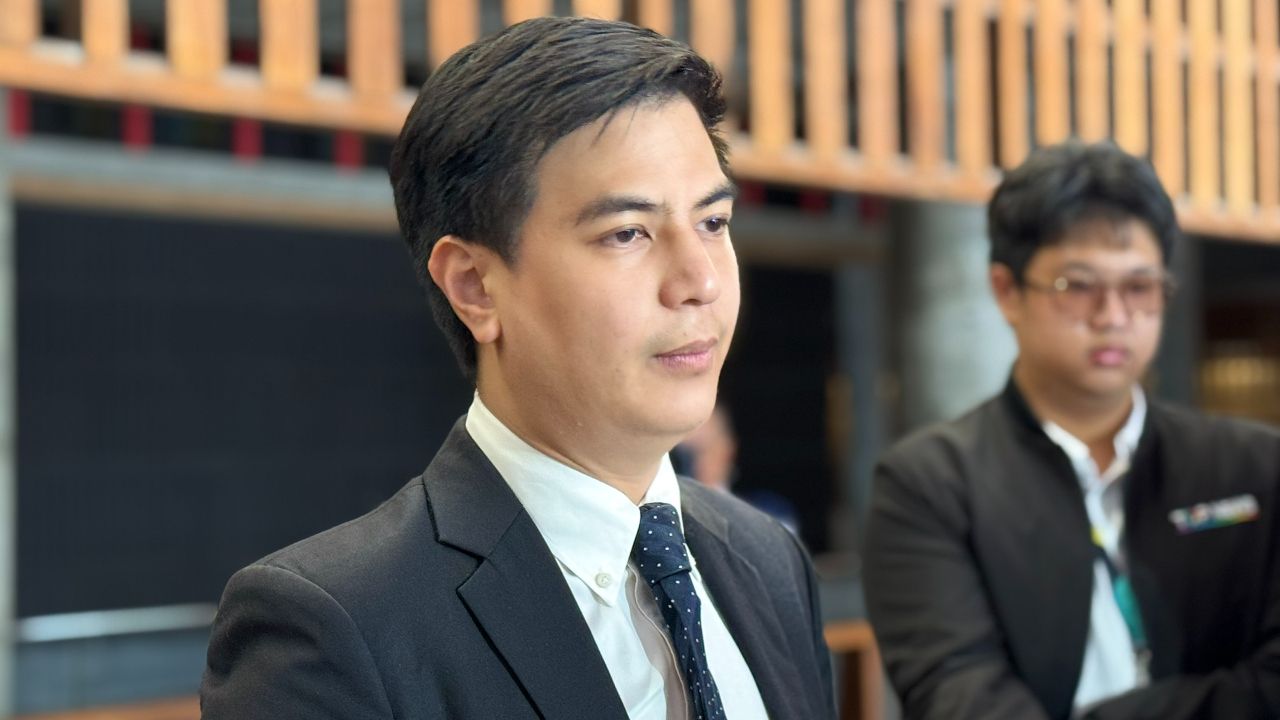 “ไอติม” เดินเกมชวนเพื่อนฝ่ายค้านลงชื่อสอบ ป.ป.ช. ยกคำร้องคดี “ศักดิ์สยาม” ซุกหุ้น