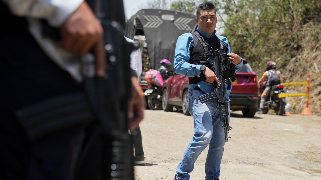 คนร้ายวางระเบิด ถนนหลวงโคลอมเบียดับ 19 ศพ คาดฝีมือเจ้าพ่อยาเสพติด