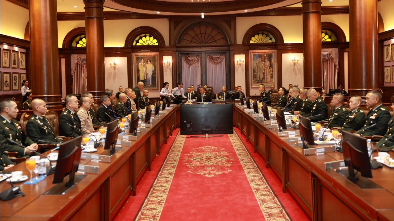 “รมว.กลาโหม” ถก ผบ.เหล่าทัพ ยกระดับความมั่นคง ชูแผนพัฒนาคุณภาพชีวิตกำลังพล