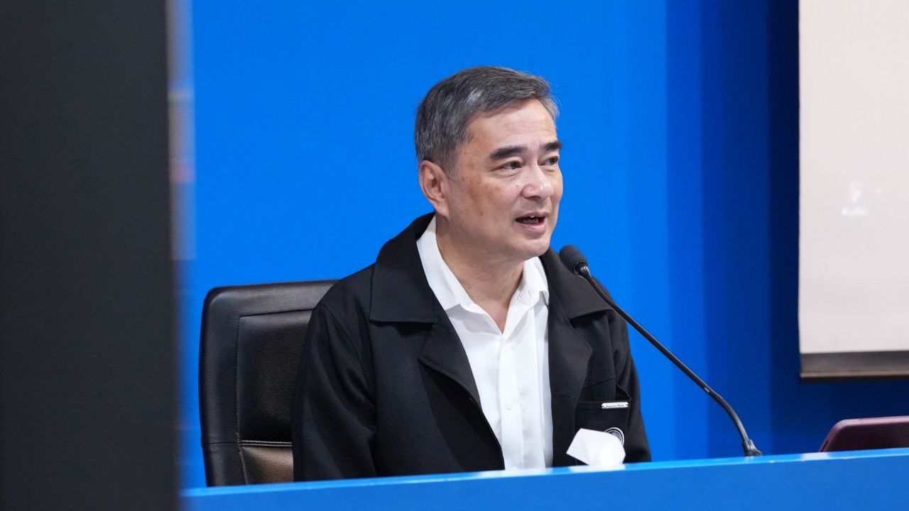 “อภิสิทธิ์” เผย ต้นเดือน พ.ค. ได้ตัวผู้สมัครผู้ว่าฯ กทม.  ยอมรับพลาดเป้าสส.เขต