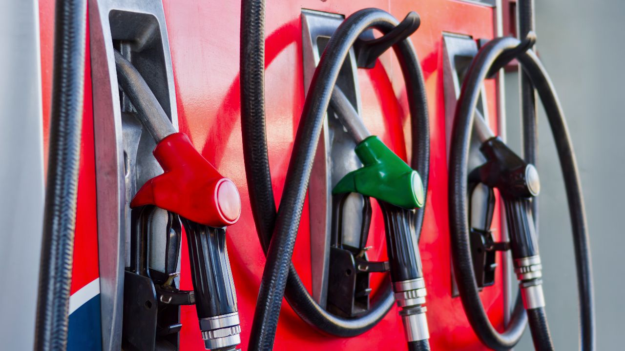 อัปเดตราคาน้ำมันพรุ่งนี้ 27 เมษายน 2569 น้ำมันเบนซิน ดีเซล แต่ละปั๊มลิตรละเท่าไร