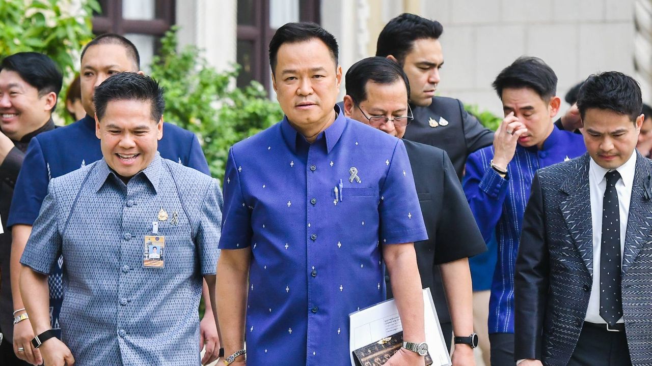 มาตรการช่วยค่าครองชีพ “รัฐบาลอนุทิน” โพลชี้เหมาะสมดีแล้ว แต่เพิ่มเงินบัตรคนจนน้อยไป