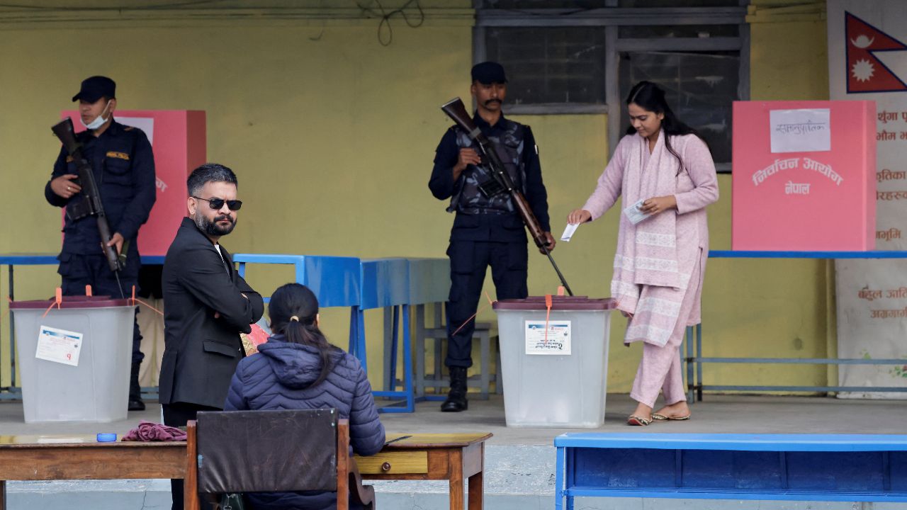 เนปาลเปิดคูหาเลือกตั้งครั้งประวัติศาสตร์ ชี้ชะตา "ขั้วอำนาจเก่า" ปะทะ "พลังคนรุ่นใหม่"