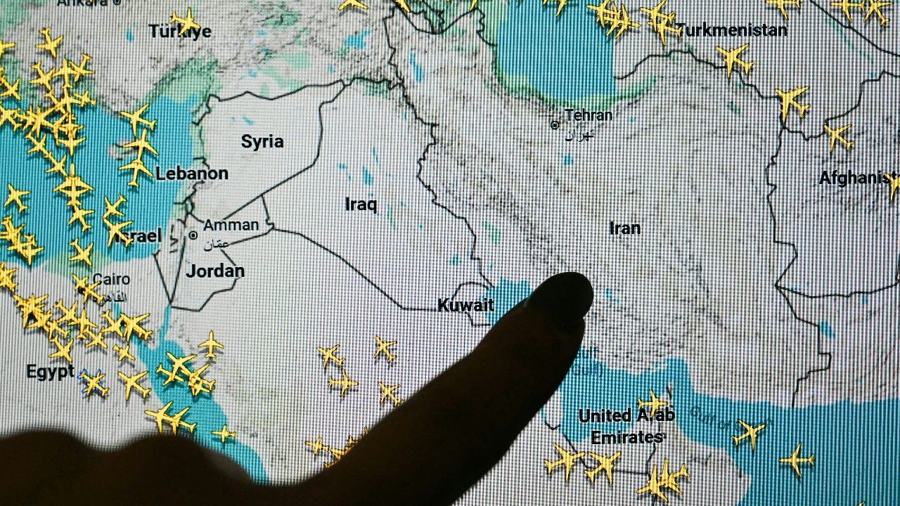 เที่ยวบินยกเลิกกว่า 11,000 เที่ยว นักท่องเที่ยวกว่า 100,000 คนติดอยู่ในตะวันออกกลาง